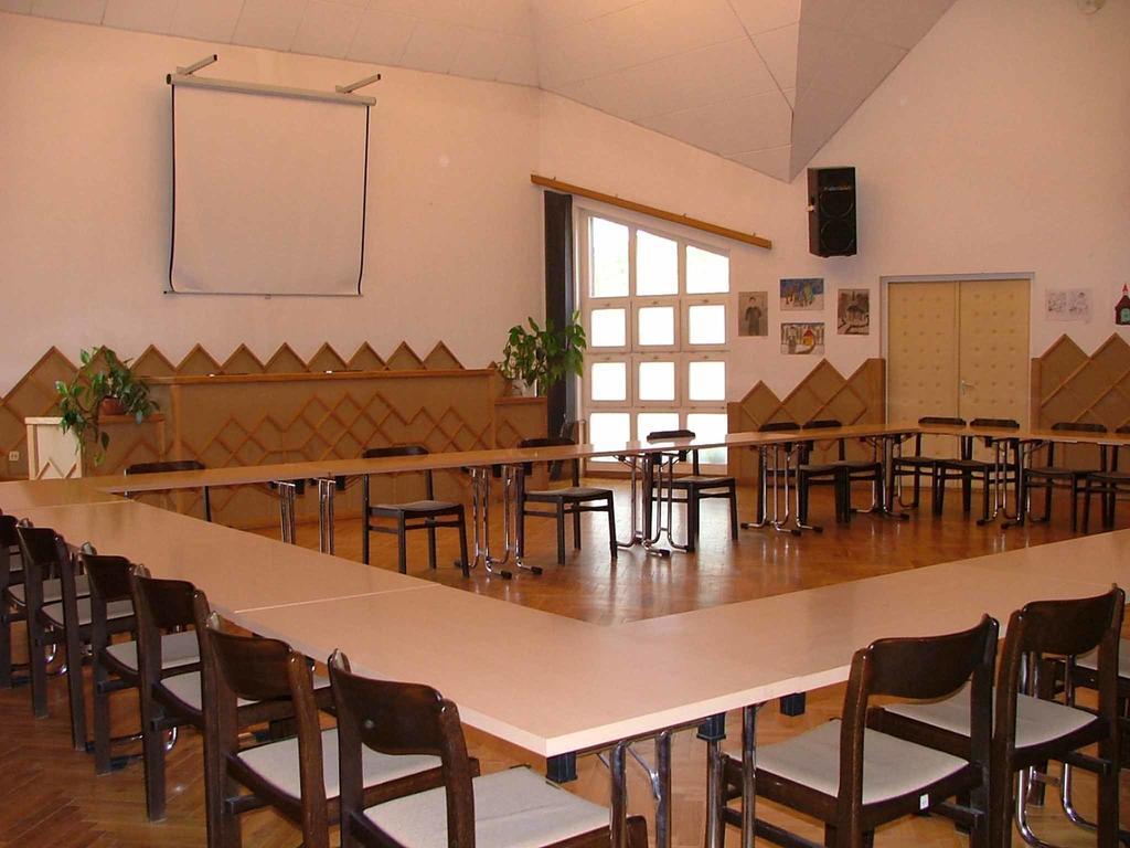 Martineum Felnottkepzo Akademia Pansiyon Szombathely Dış mekan fotoğraf