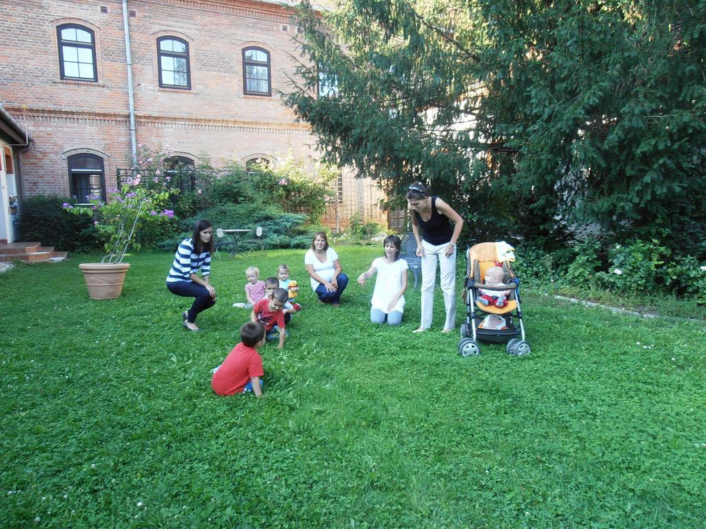 Martineum Felnottkepzo Akademia Pansiyon Szombathely Dış mekan fotoğraf